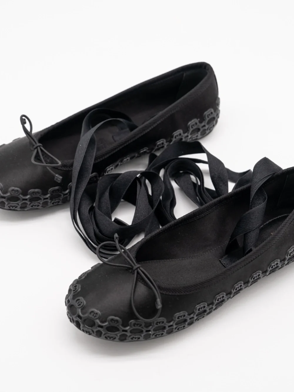 Gucci Women's Ballet Flat Satin Ankle Wrap Black Ballerina size 36.5eu 6.5 US